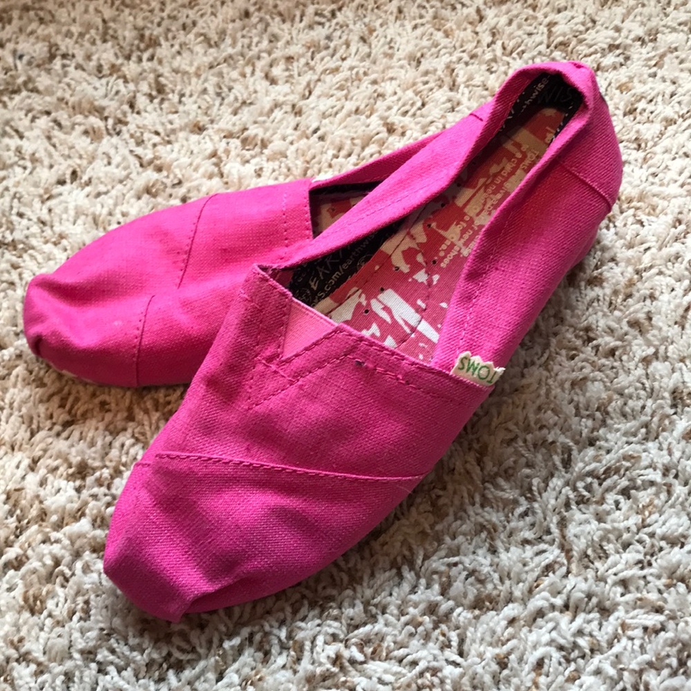BNWOT Hot Pink TOMS